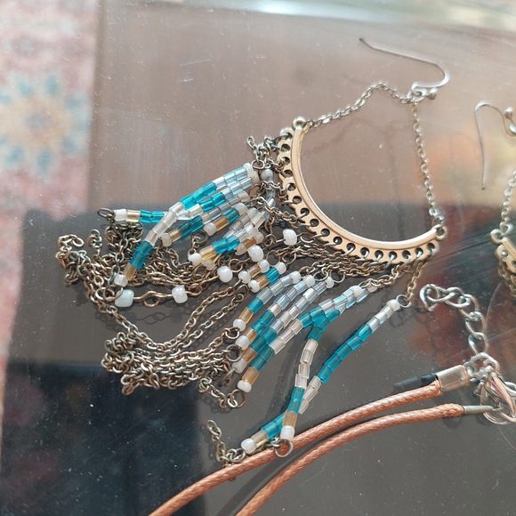 Jewelry Assortment - Necklaces, Earrings, Ring, And Bracelet - Picture 12 of 16